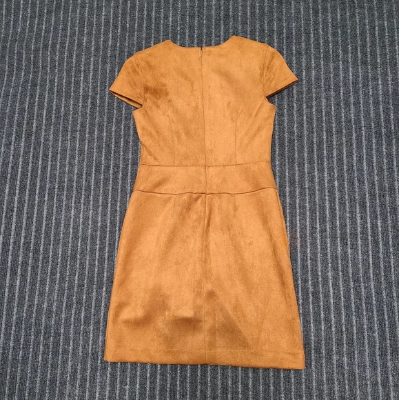 DKNY Petite Faux-Suede Cap-Sleeve Hardware-Trimmed Dress Size 2P - Picture 2 of 4